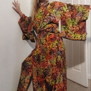 Vintage retro Japanese silk Kimono w/ metallic psychedelic leaves
